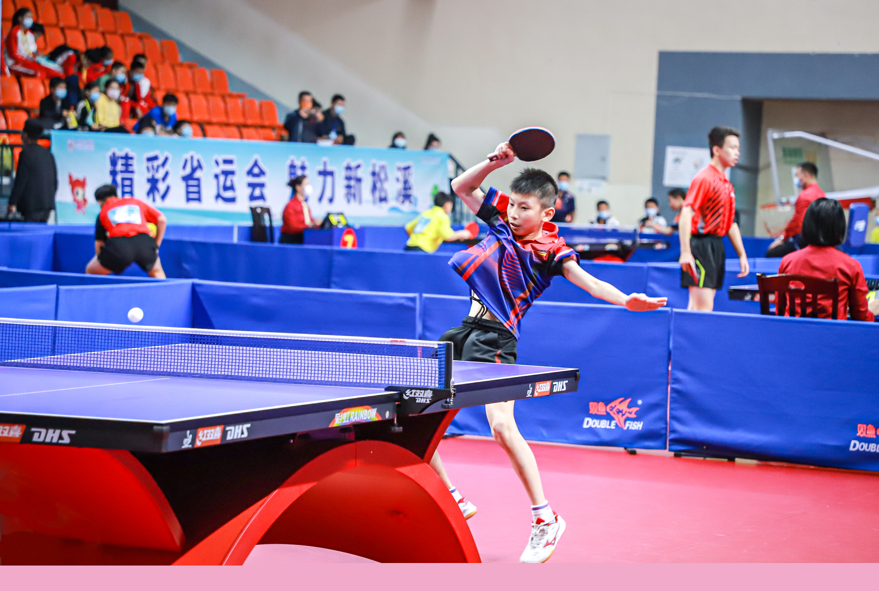 舞着手中的 舞着手中的