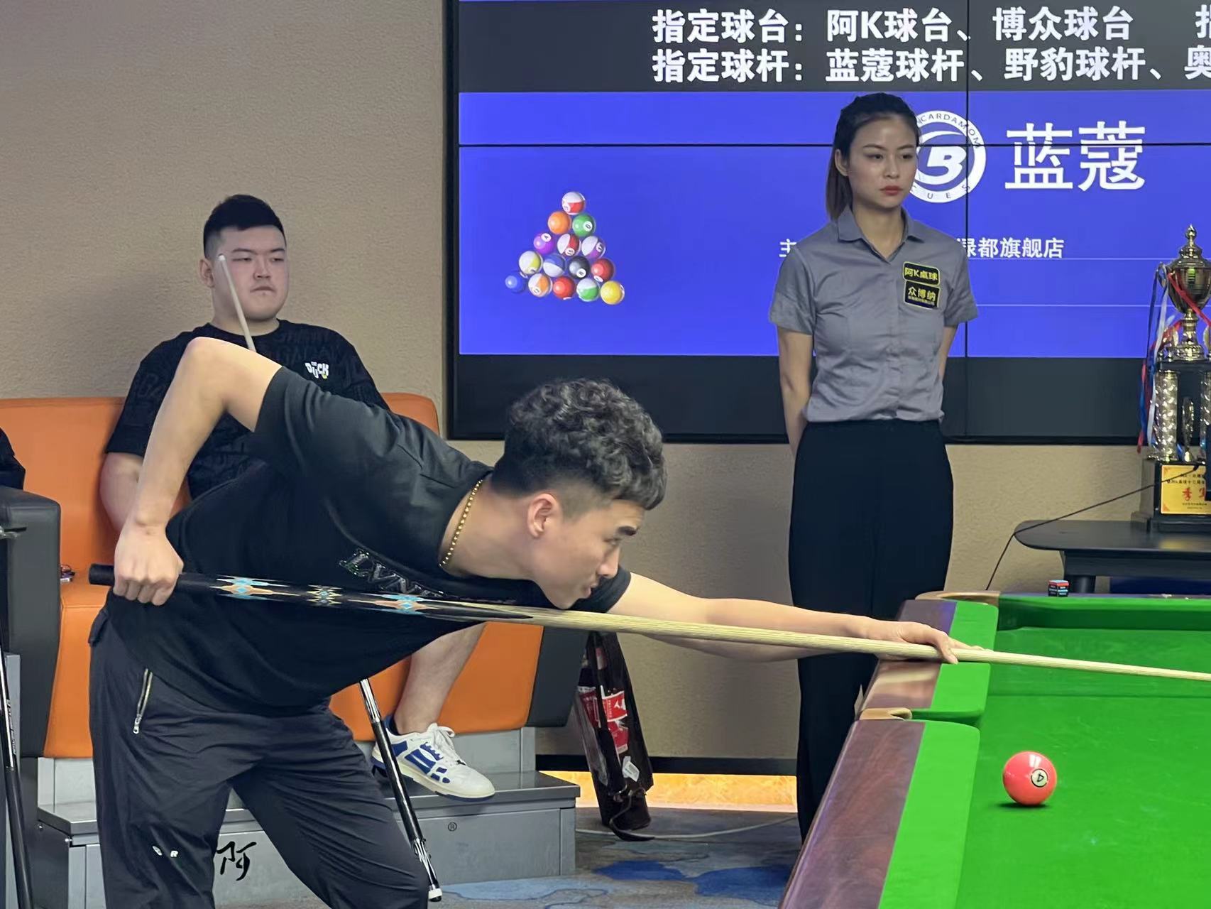 三是继续在 三是继续在